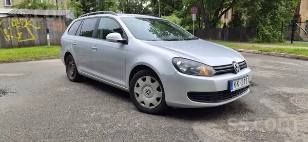 Volkswagen Golf 4 2013, 1.6D dīzelis, Manuāls, Universāls, Sudrabs — Latvijā