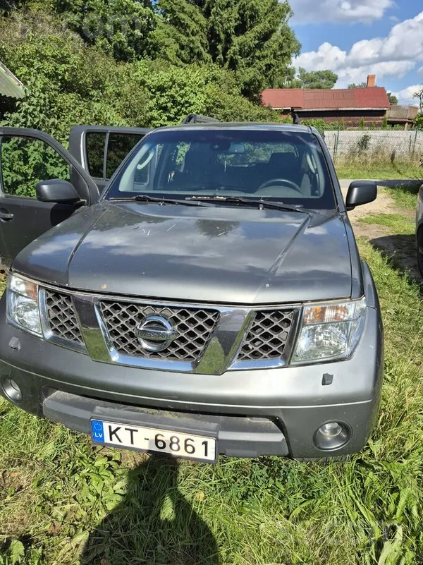 Pārdod, uzticamu auto. Auto ir ejošs, mainīts sajūgs, nenodeldētas riepas, p
