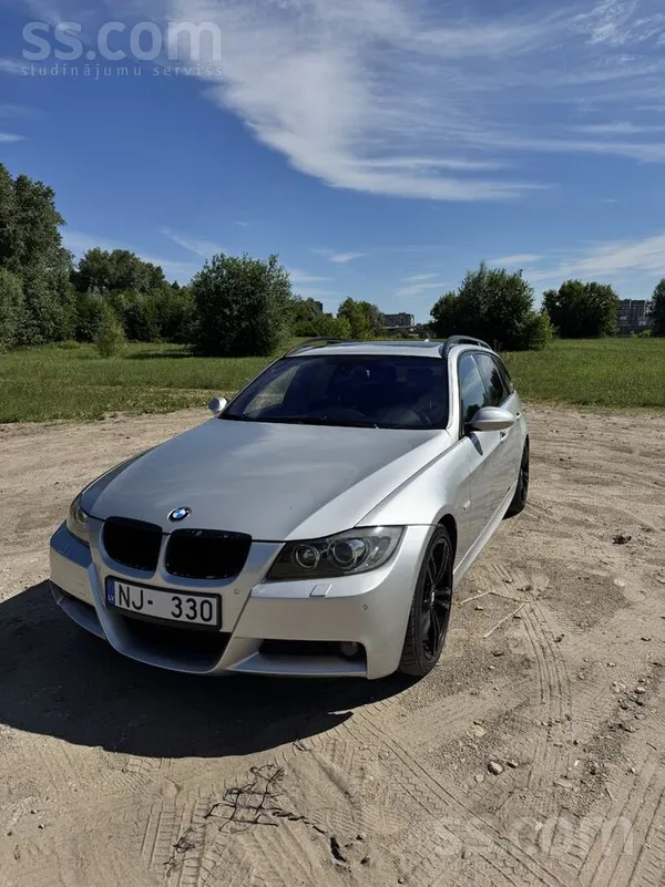 BMW 330