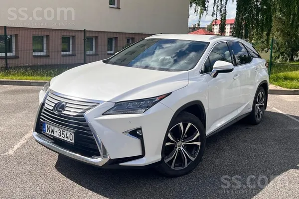Lexus Pārdod 2017.gada Lexus RX 450h Awd.  