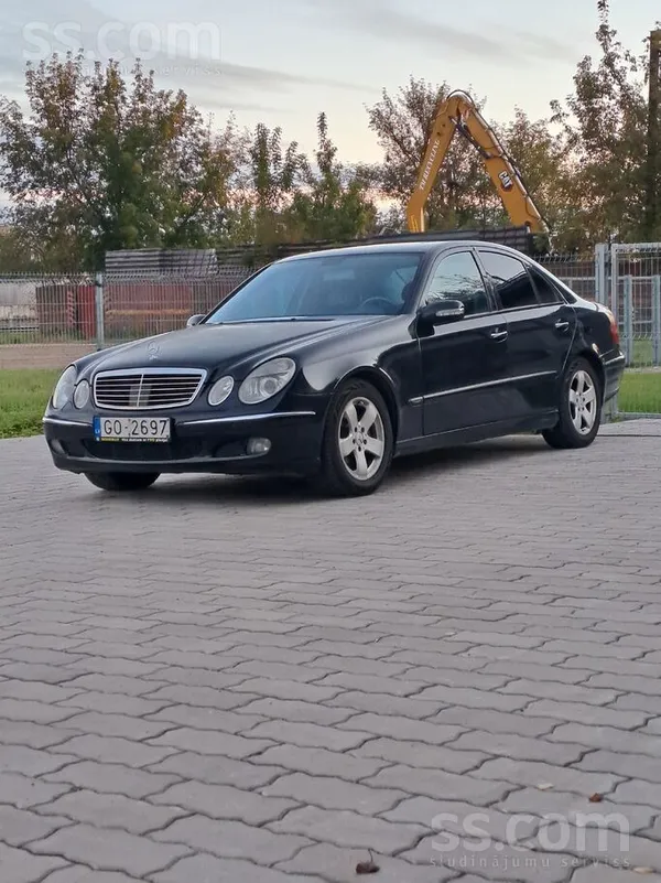 Mercedes E320