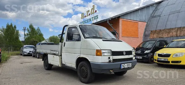 Volkswagen Rūc, brauc, bremzē, siltums nāk. 