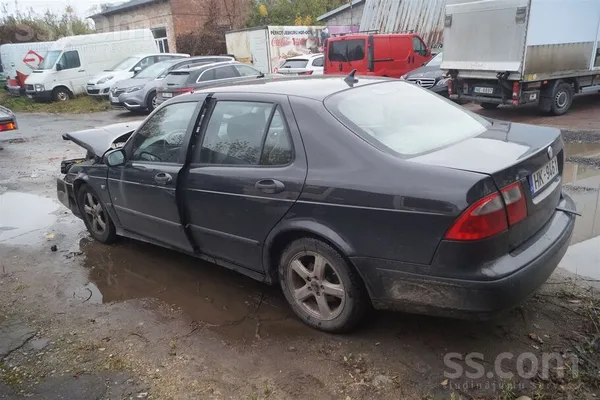 Saab Машина после аварии. Двигатель заводится. 