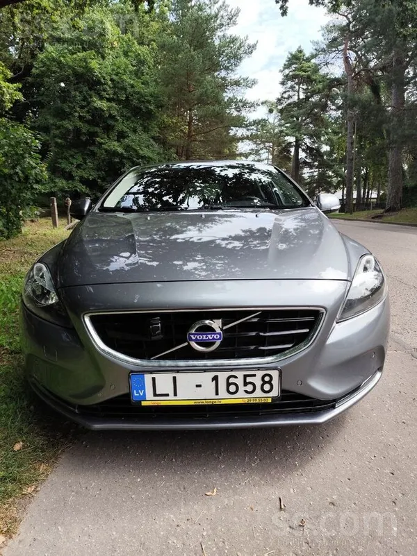 Volvo V40
