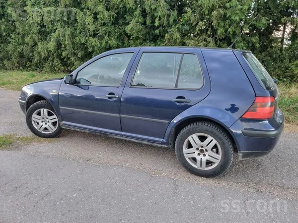 Volkswagen Tehniski labā stāvoklī, motora eļļa mainīta ik pa 