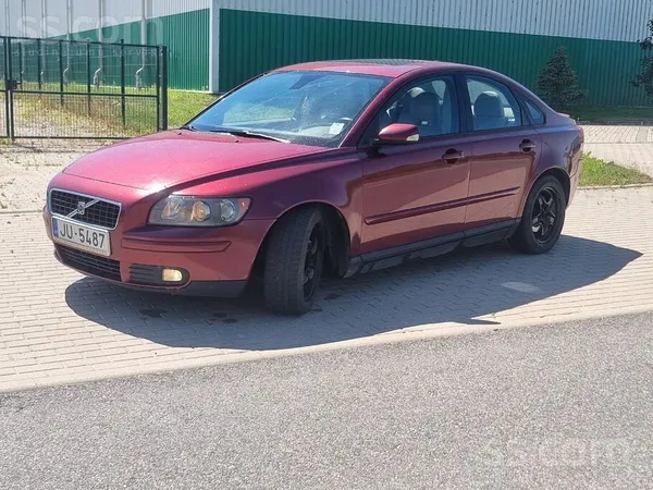 132kw 2.4 d5 motors diezgan jaudigs un ekanomisks. automatiska karba sledzas