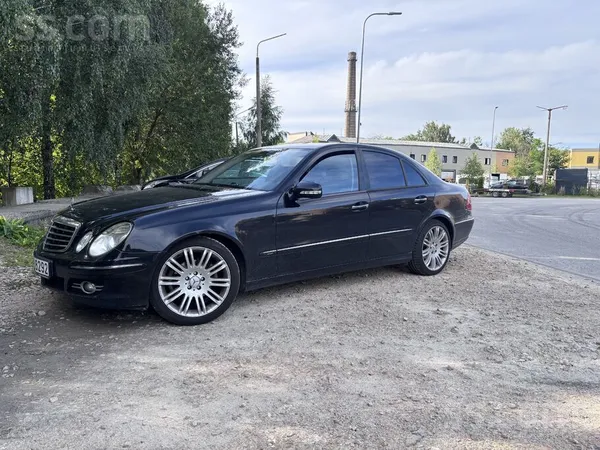 Mercedes E320