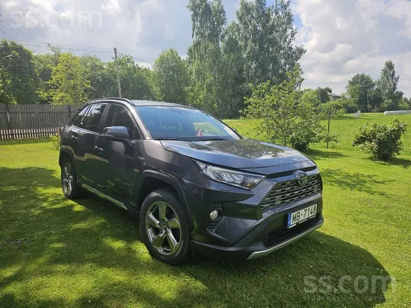 Pārdodu ļoti uzticamu, ekonomisku un koptu Toyota Rav4 Hybrid. Auto regulāri