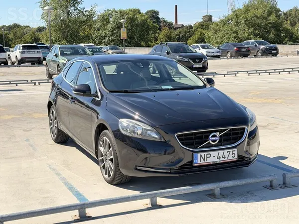 Продается V40 - обслужена, для дальнейшего техосмотра минимум на 3 года: