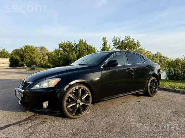 Lexus IS