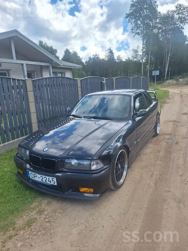 E36 Cabrio ar m52tub28 reģistrētu pārbūvi.