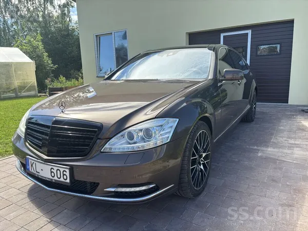 Mercedes Pārdod koptu un ļoti bagātīgas komplektācijas Merc