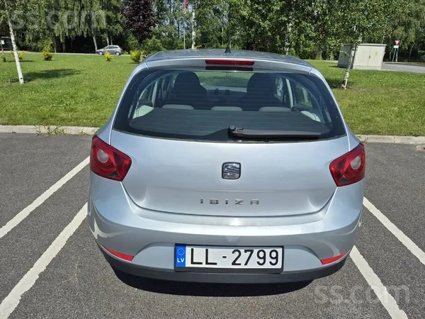 SEAT Pārdod Seat Ibiza. 