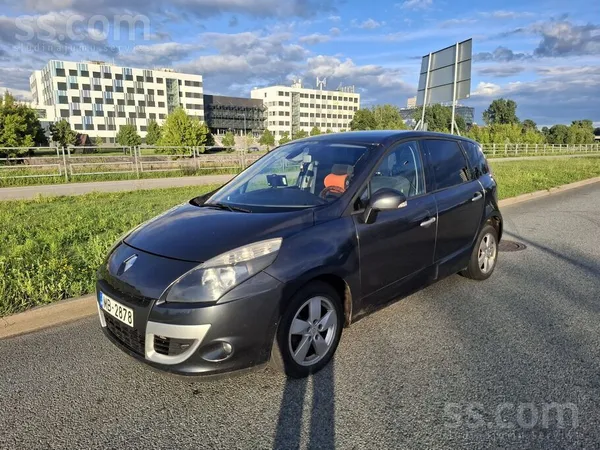 Renault Scenic Iii 1.5 dCi, 2009 год. 
Экономичный и вместительный семейный