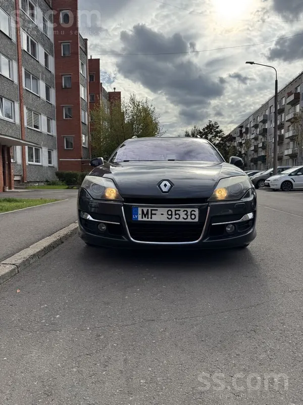 Renault Renault Laguna 2011 г. 2.0 dCi 127 kW, автомат