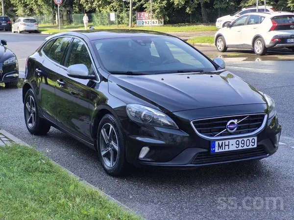 Volvo Pārdodu V40 ar pilnu R design paku. Jauna tehniskā