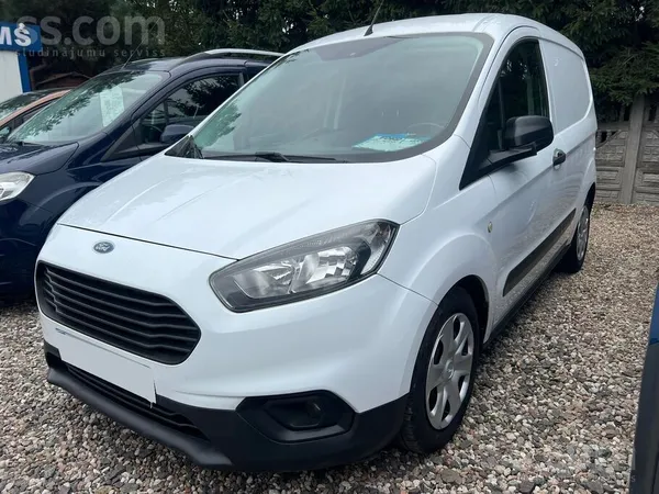 Ford Transit Courrier. 