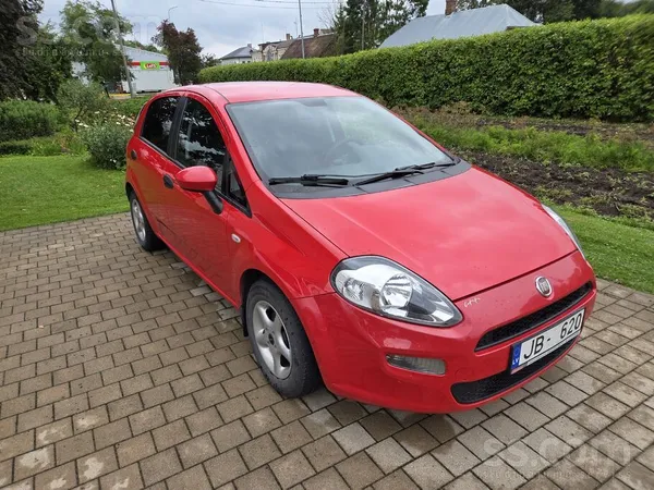 Fiat Pārdod Fiat Grande Punto (2012. gads)