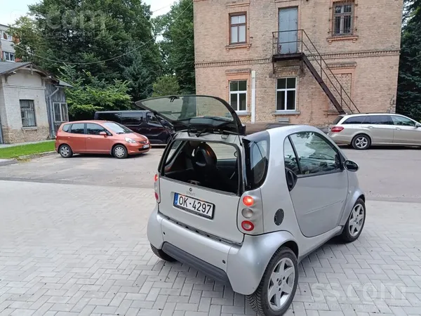 Smart Auto labā tehniskā un vizuālā stāvoklī. Uzstādīts