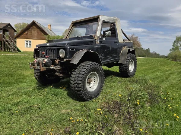 Suzuki Samurai