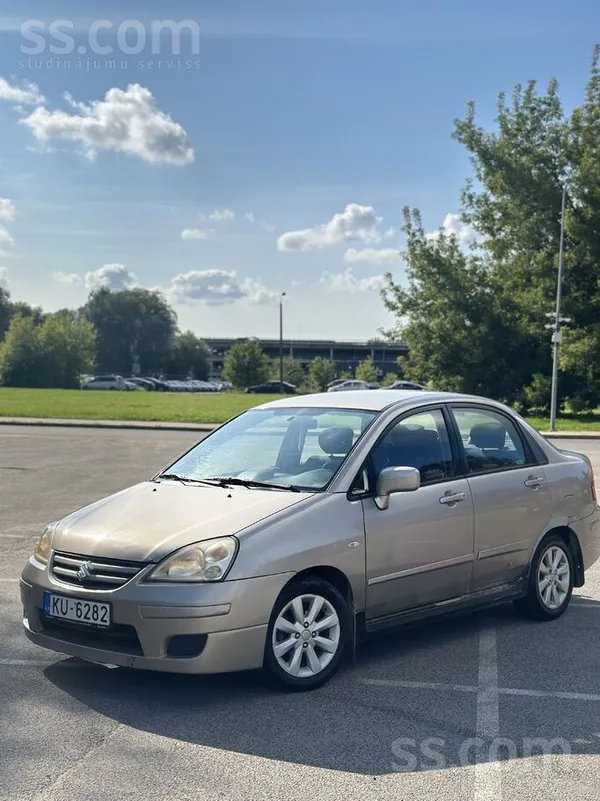 Suzuki Liana