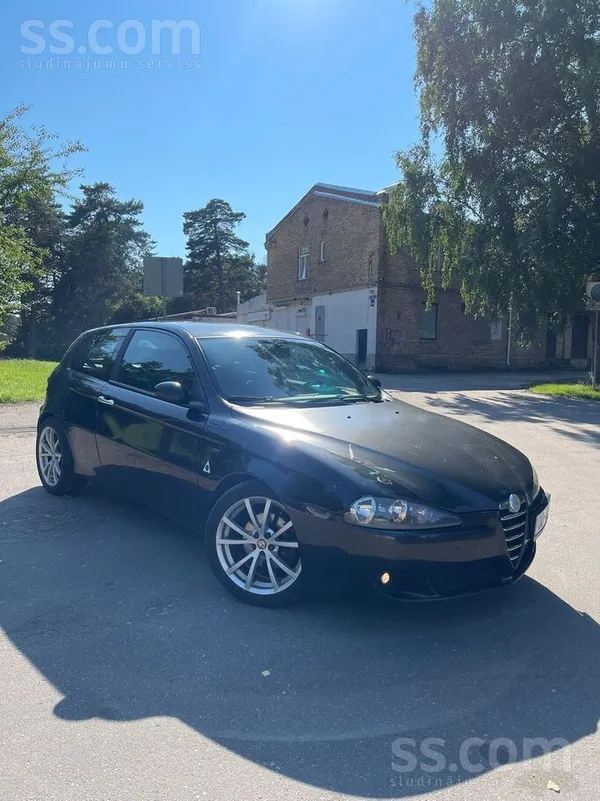 Alfa-Romeo 147 - 1