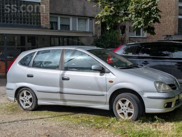 Nissan Pārdodu Nissan Almera Tino 2.2 dīzeli ar manuālo p