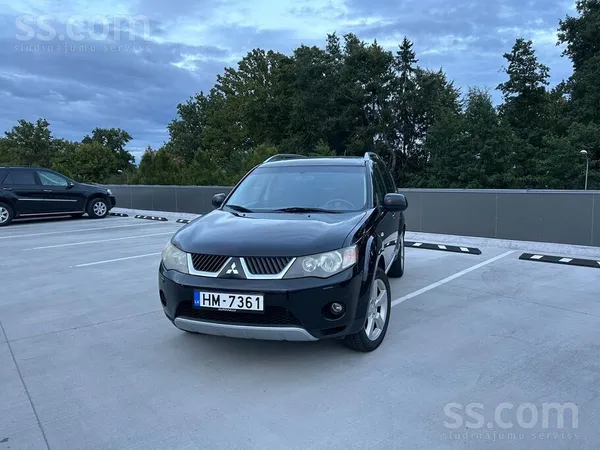 Mitsubishi Pārdodu Mitsubishi Outlander, 2010. gada, melnā kr