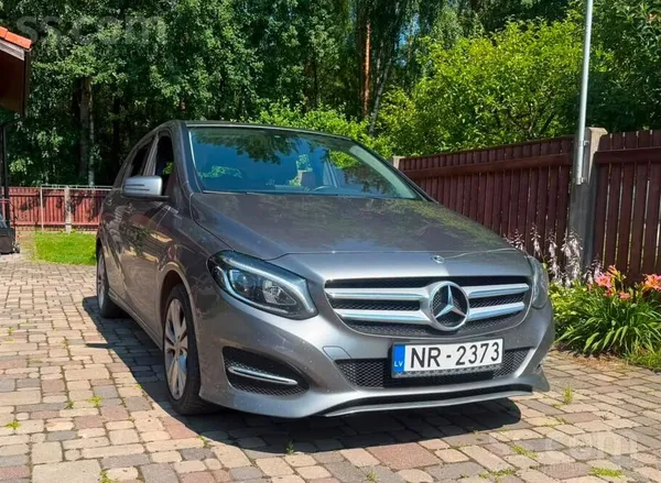 Mercedes B200