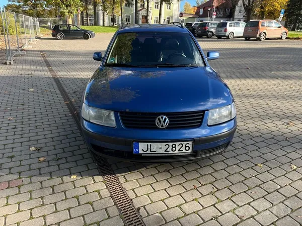 Auto labā tehniskā stāvoklī, regulāri veiktas apkopes. Ir nelieli vizuāli de