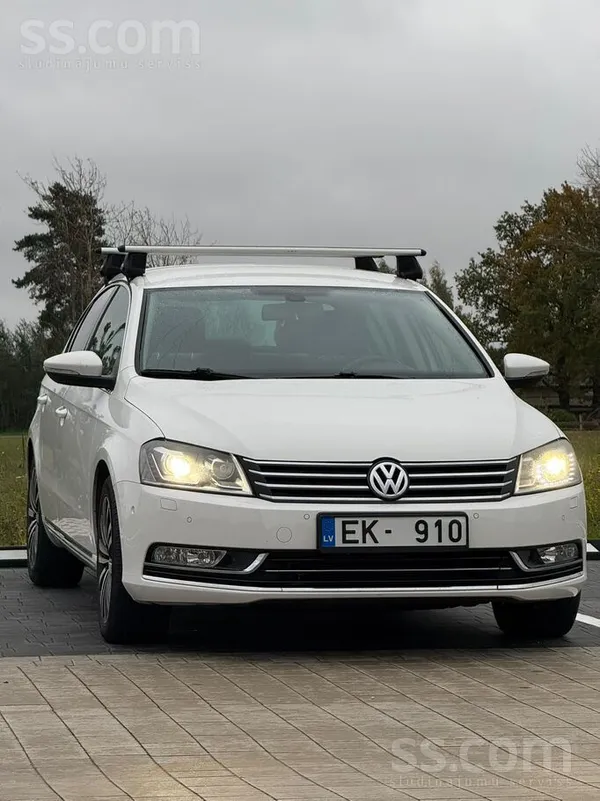 Pārdodu baltu VW Passat sedanu ar 2.0 dīzeļdzinēju un automātisko ātrumkārbu