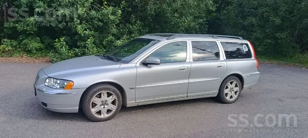 Volvo Продаю V70 . D5 136kw. В нормальном состоянии. Еде
