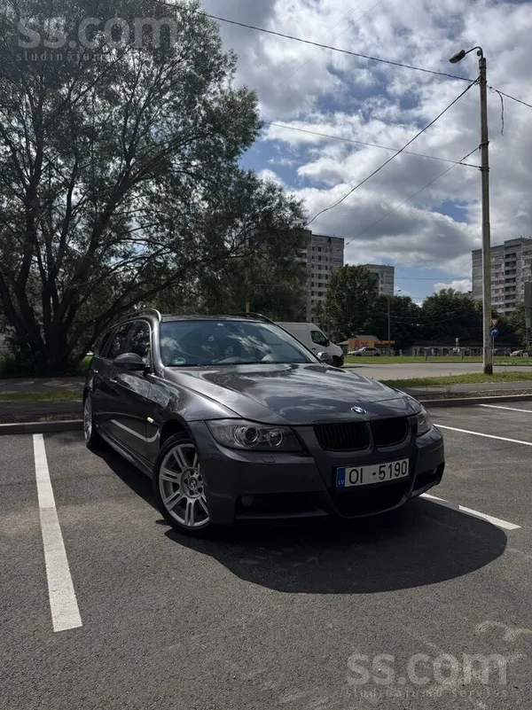 BMW 330