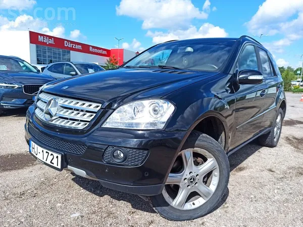 3.0D 140kW. Automāts. 
Auto labā stāvoklī. 
Jauna TA. 2 atslēgas. 

Pied