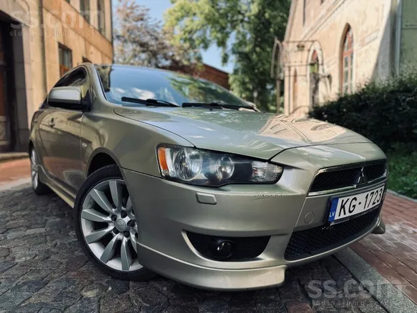Mitsubishi Lancer