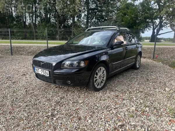 Volvo Labi uzturēta automašīna, kurai veikta pilna apkop