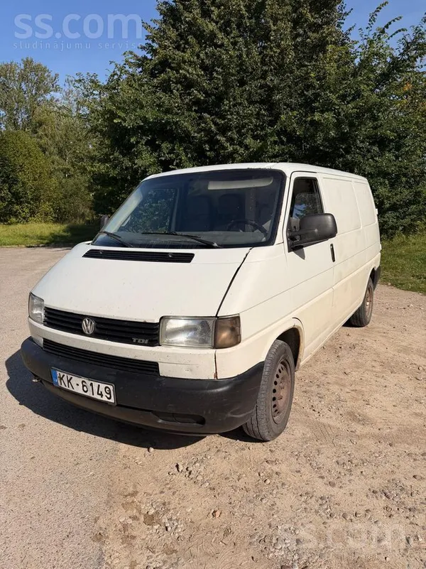 Volkswagen Busiņš darba kārtībā, ir rūsa pa perimetru, tehnis