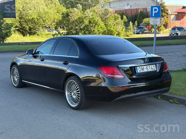 Mercedes E200